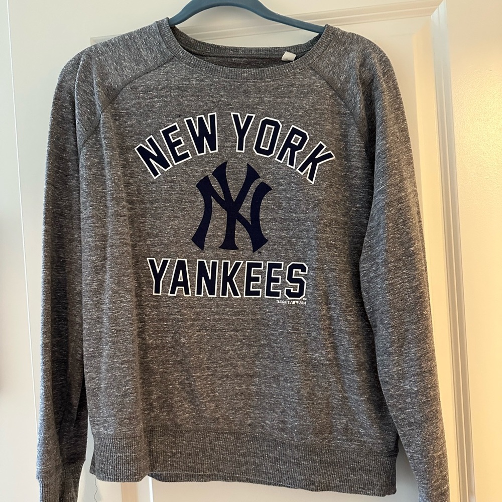 New York Yankees lightweight sweatshirt